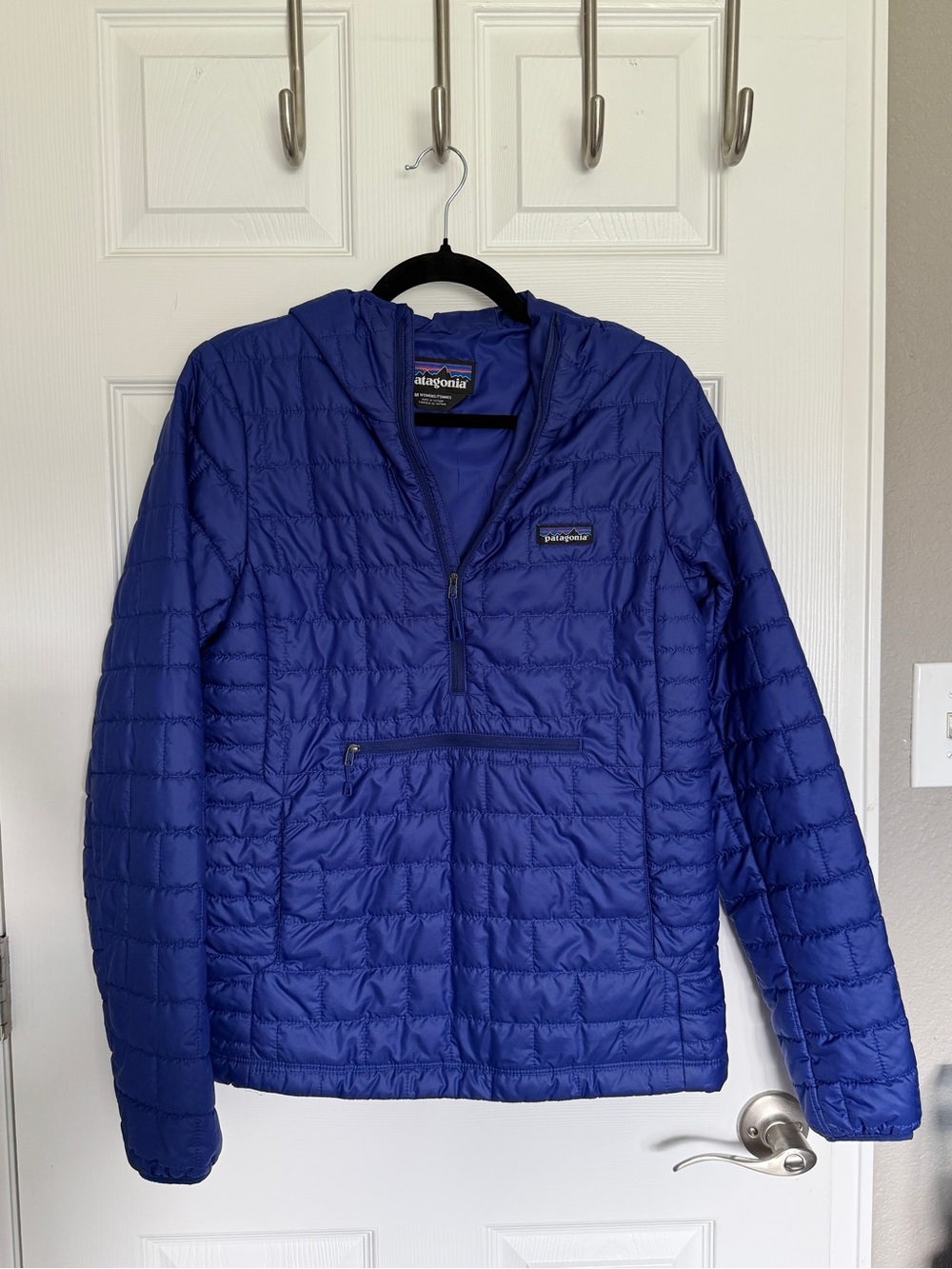 New Patagonia women’s Blue Nano-puff hooded pullover Jacket